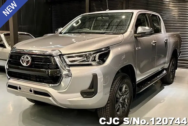 Toyota Hilux in Gray for Sale Image 3