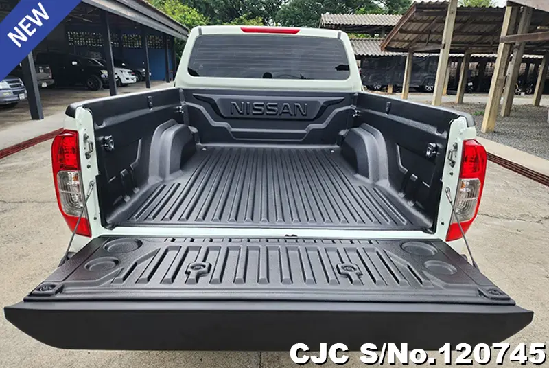 2017 Nissan / Navara Stock No. 120745