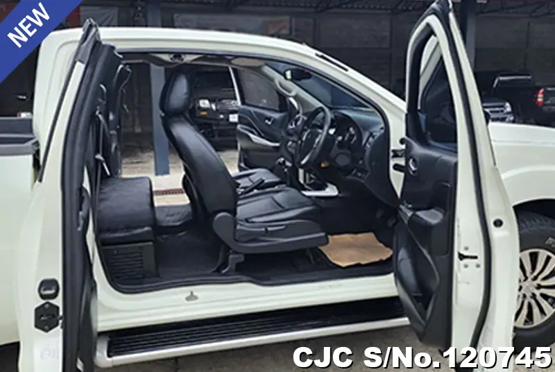 2017 Nissan / Navara Stock No. 120745