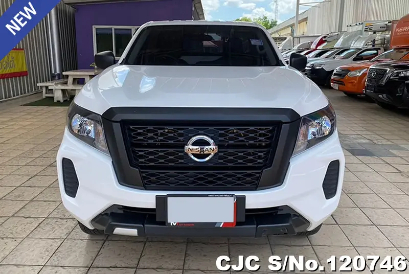 Nissan Navara in White for Sale Image 4