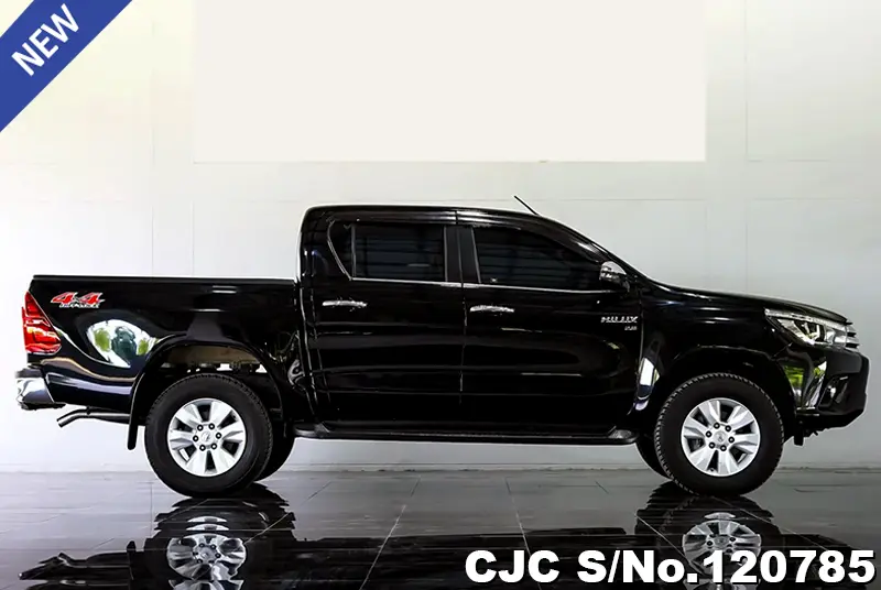 2017 Toyota / Hilux / Revo Stock No. 120785