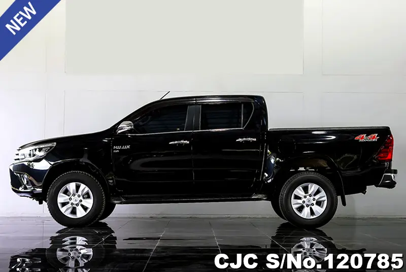 2017 Toyota / Hilux / Revo Stock No. 120785