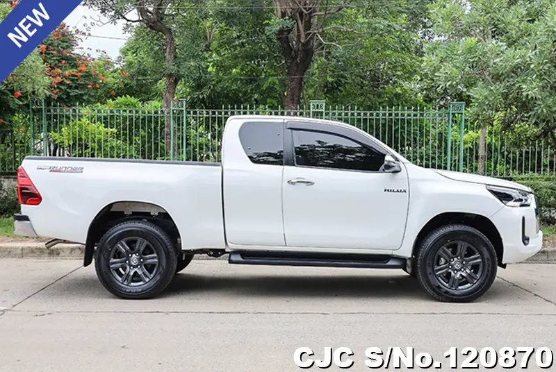 2022 Toyota / Hilux / Revo Stock No. 120870