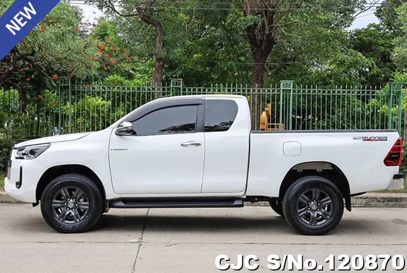 2022 Toyota / Hilux / Revo Stock No. 120870