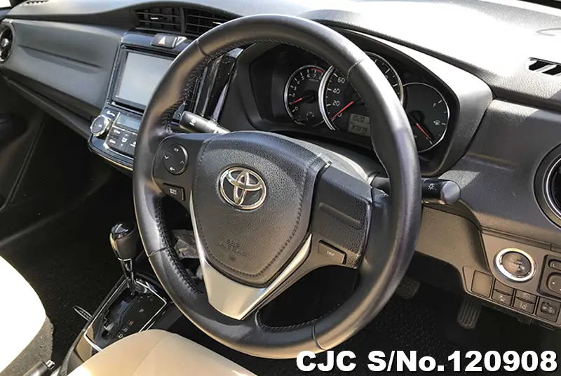 2015 Toyota / Corolla Axio Stock No. 120908