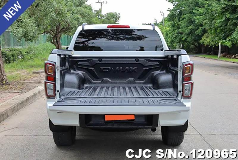 Isuzu D-Max in White for Sale Image 8