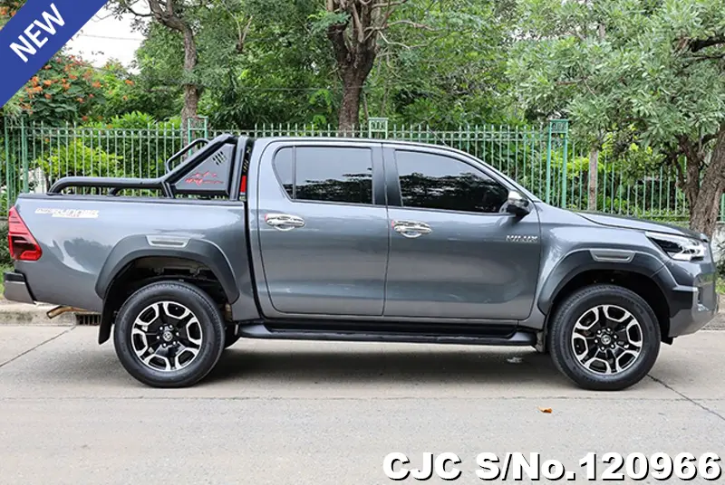 2022 Toyota / Hilux / Revo Stock No. 120966