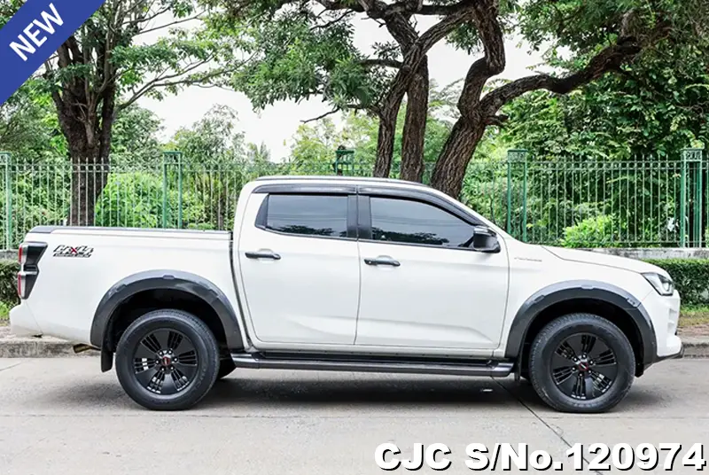 Isuzu D-Max in White for Sale Image 6