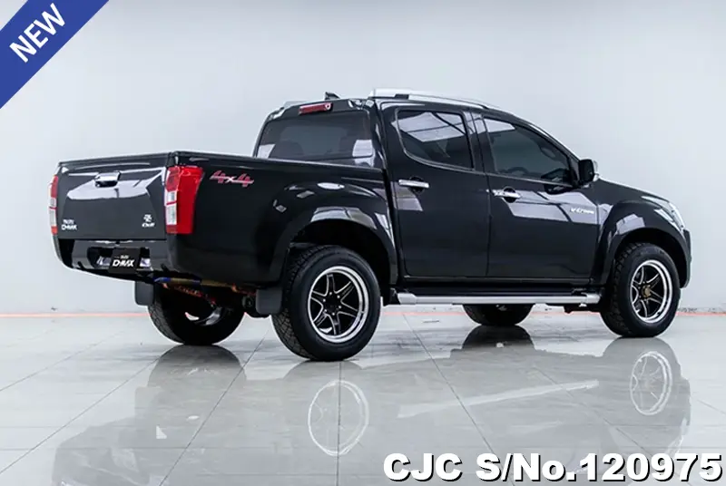 Isuzu D-Max in Black for Sale Image 1