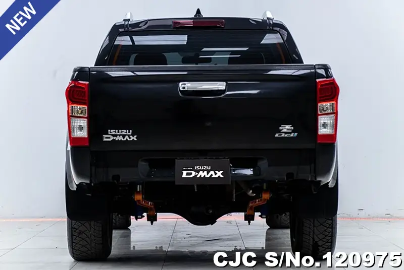 Isuzu D-Max in Black for Sale Image 3