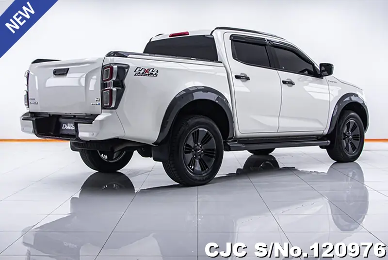 Isuzu D-Max in White for Sale Image 1