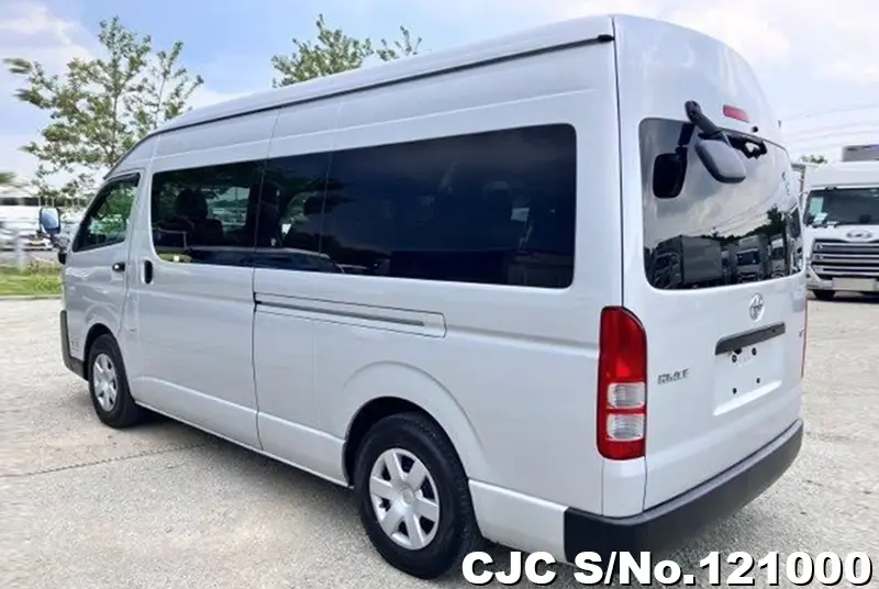 2015 Toyota / Hiace / Commuter Stock No. 121000