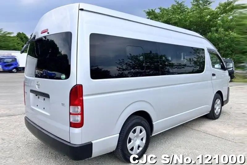 2015 Toyota / Hiace / Commuter Stock No. 121000