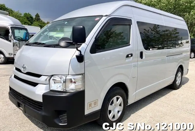 2015 Toyota / Hiace / Commuter Stock No. 121000