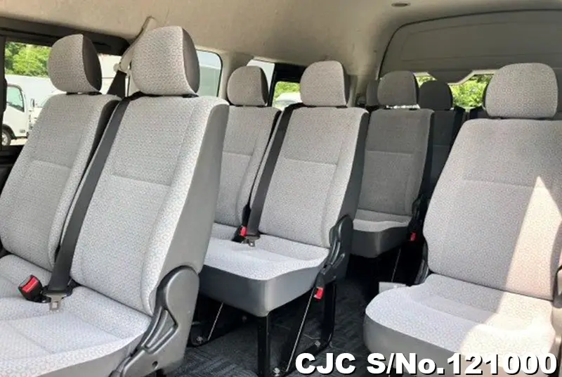 2015 Toyota / Hiace / Commuter Stock No. 121000