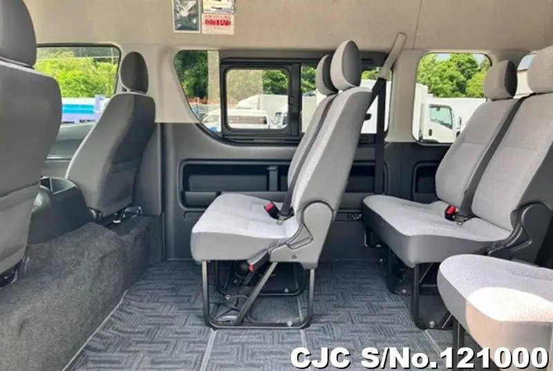 2015 Toyota / Hiace / Commuter Stock No. 121000