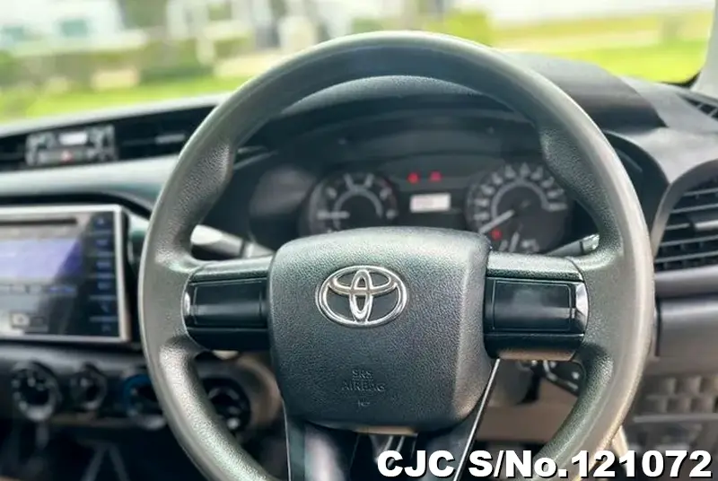 2019 Toyota / Hilux / Revo Stock No. 121072