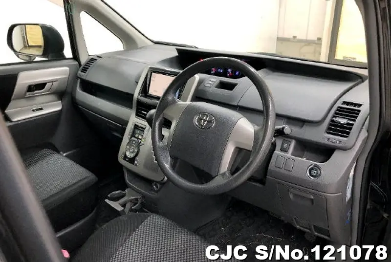 2008 Toyota / Noah Stock No. 121078