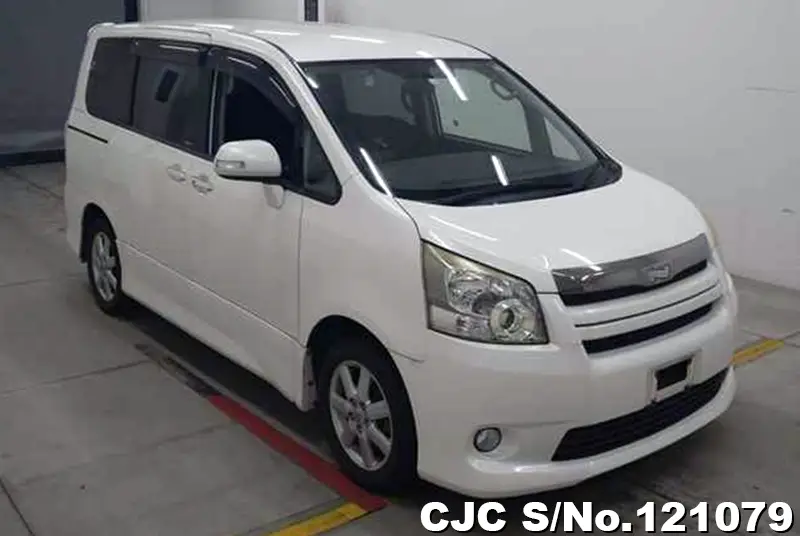 Toyota / Noah 2008