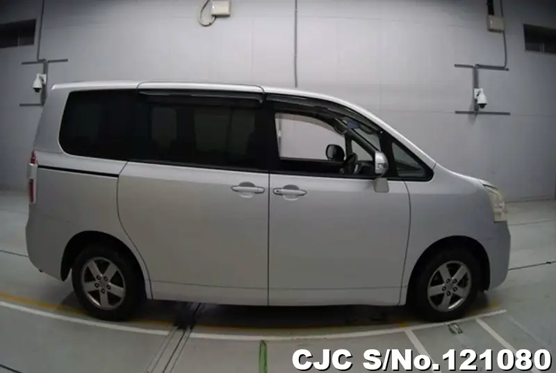 2009 Toyota / Noah Stock No. 121080