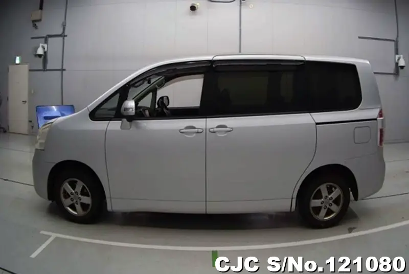 2009 Toyota / Noah Stock No. 121080