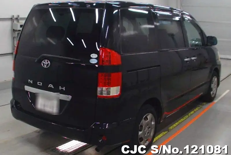 2005 Toyota / Noah Stock No. 121081