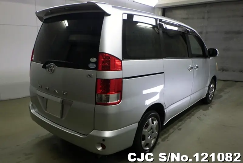 2006 Toyota / Noah Stock No. 121082