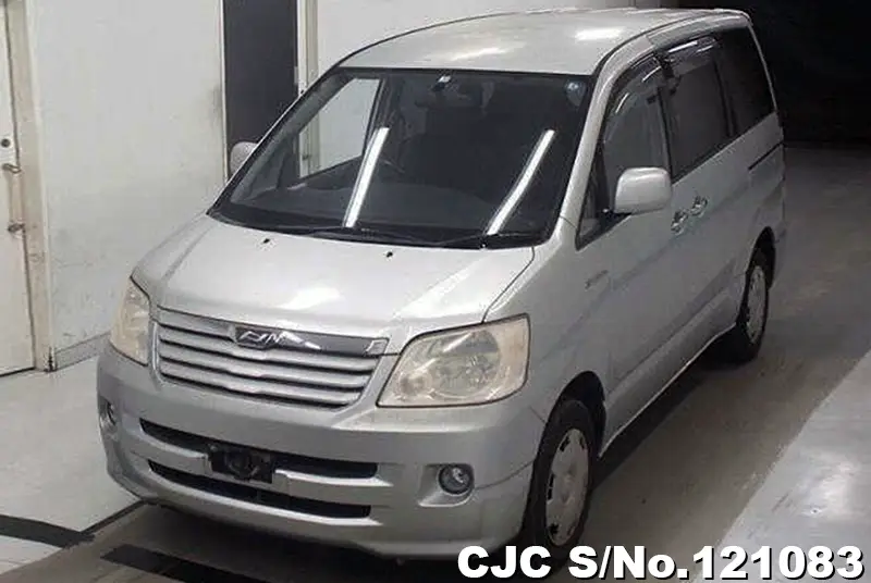 2003 Toyota / Noah Stock No. 121083