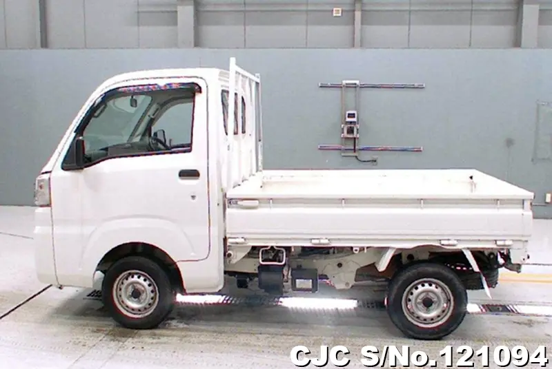 2017 Daihatsu / Hijet Stock No. 121094