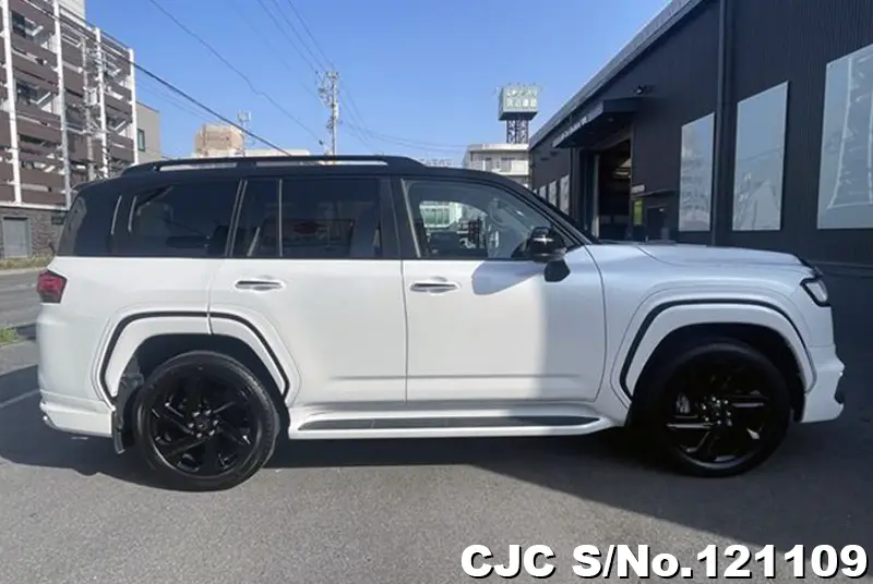 2023 Toyota / Land Cruiser Stock No. 121109