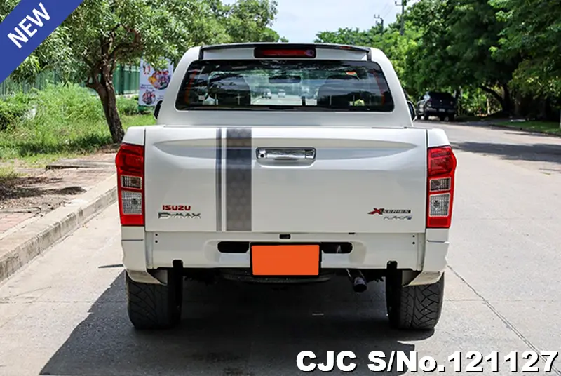 Isuzu D-Max in White for Sale Image 5