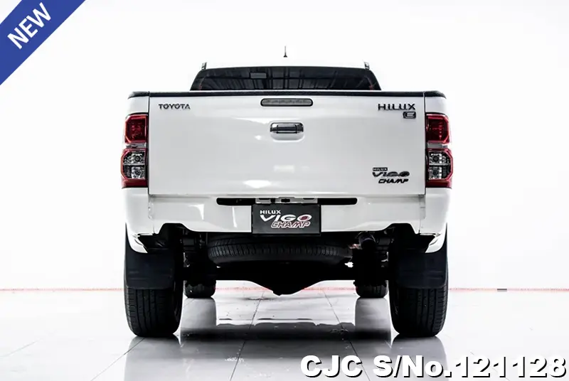 2012 Toyota / Hilux / Revo Stock No. 121128