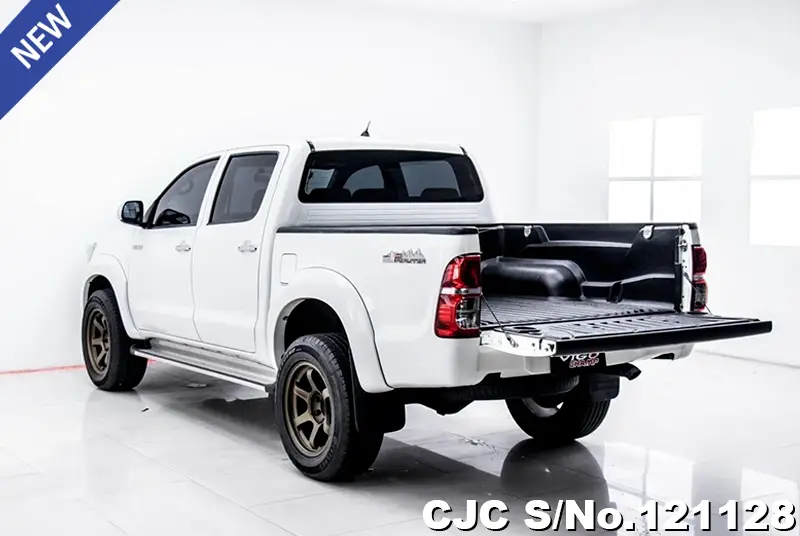 2012 Toyota / Hilux / Revo Stock No. 121128