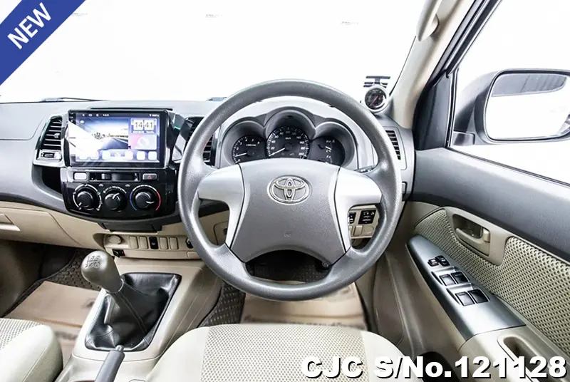 2012 Toyota / Hilux / Revo Stock No. 121128