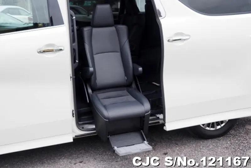 2018 Toyota / Alphard Stock No. 121167