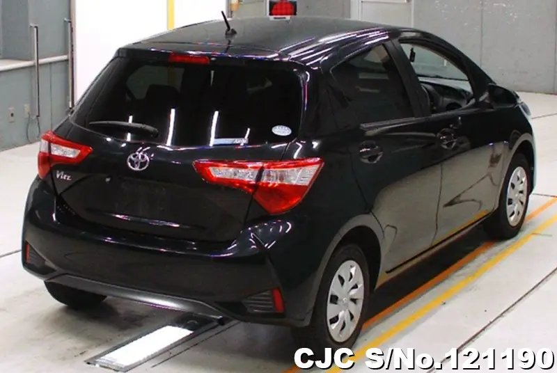 2018 Toyota / Vitz Stock No. 121190