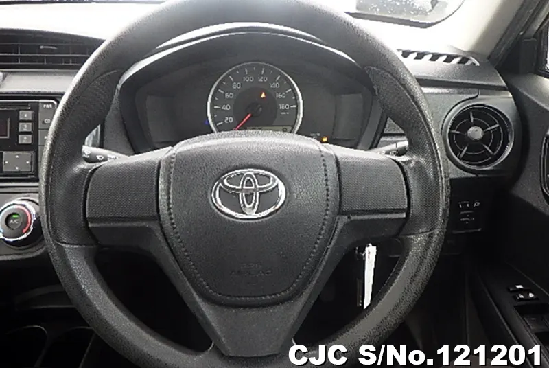 2018 Toyota / Corolla Axio Stock No. 121201