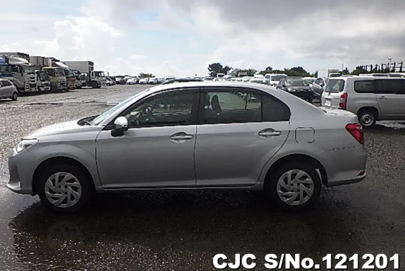 2018 Toyota / Corolla Axio Stock No. 121201