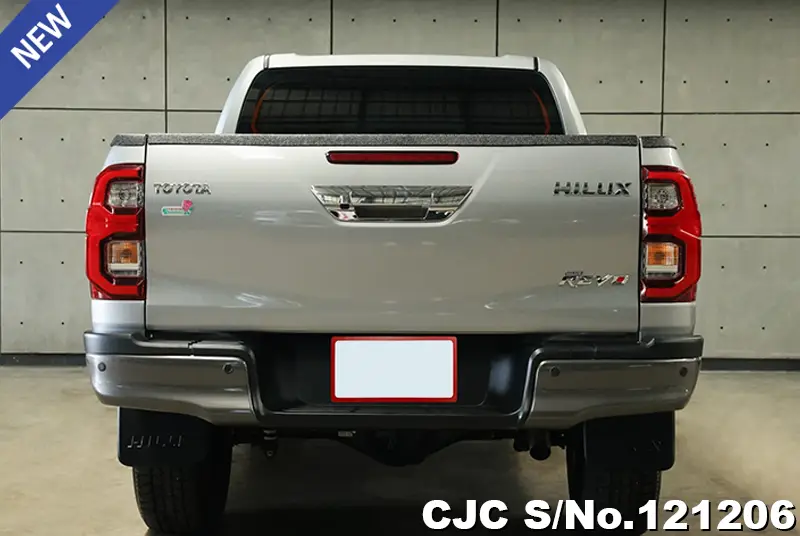 Toyota Hilux in Silver for Sale Image 3