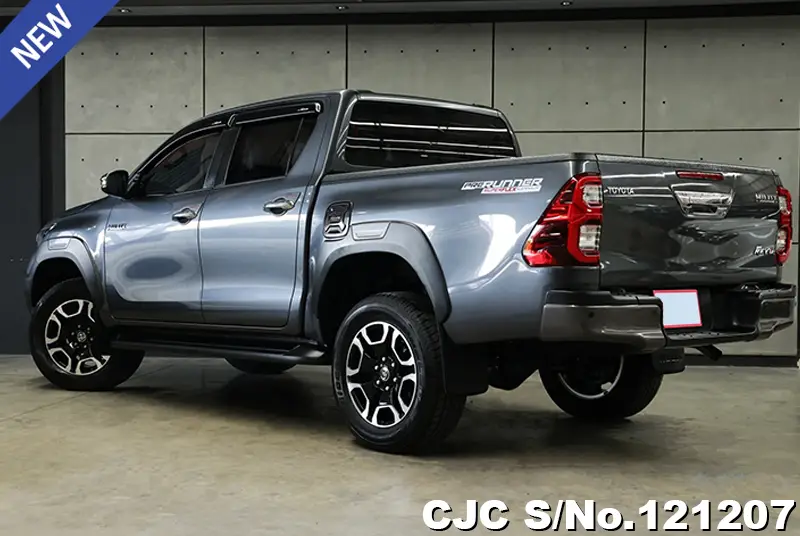 2023 Toyota / Hilux / Revo Stock No. 121207