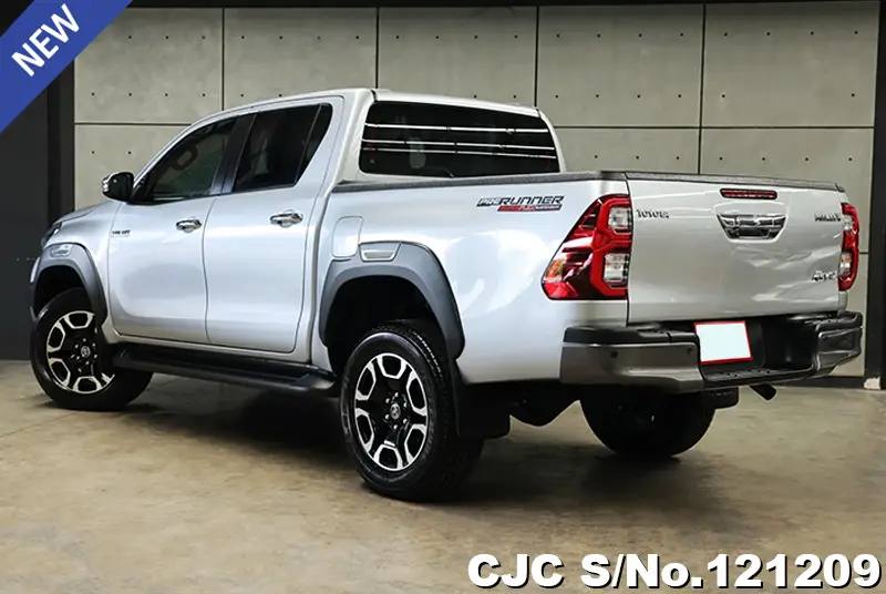 2023 Toyota / Hilux / Revo Stock No. 121209