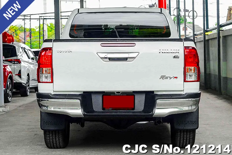 2017 Toyota / Hilux / Revo Stock No. 121214