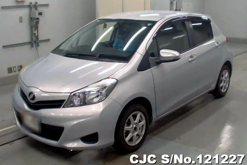 2014 Toyota / Vitz Stock No. 121227