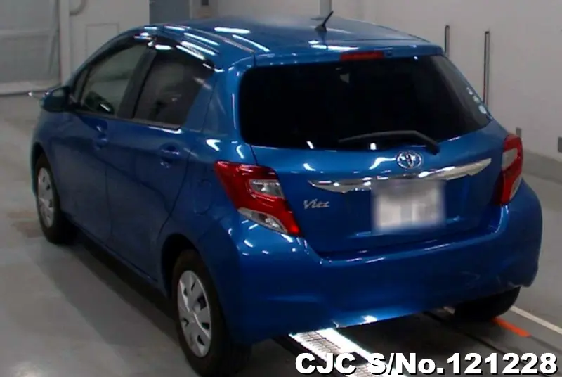 2014 Toyota / Vitz Stock No. 121228