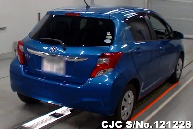 2014 Toyota / Vitz Stock No. 121228