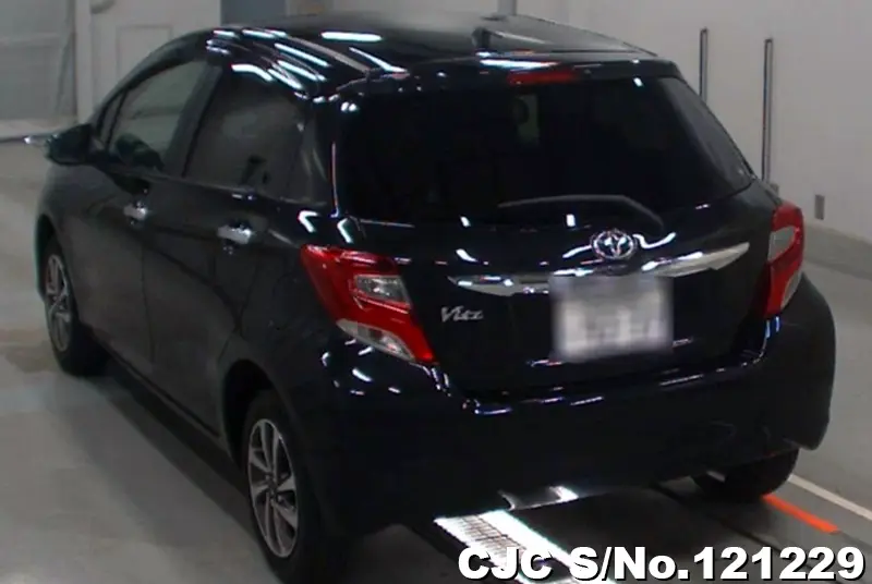 2016 Toyota / Vitz Stock No. 121229