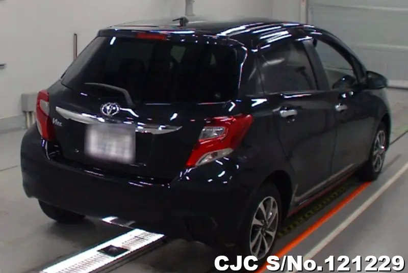 2016 Toyota / Vitz Stock No. 121229