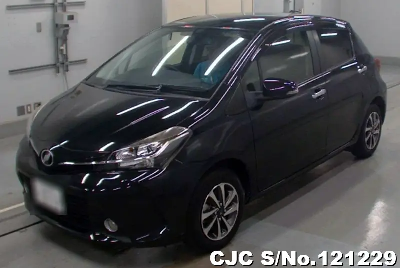 2016 Toyota / Vitz Stock No. 121229