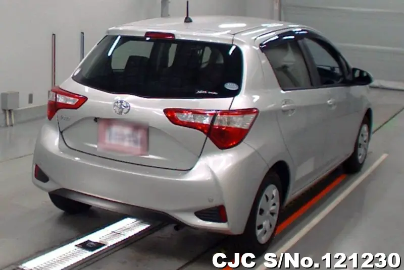 2019 Toyota / Vitz Stock No. 121230