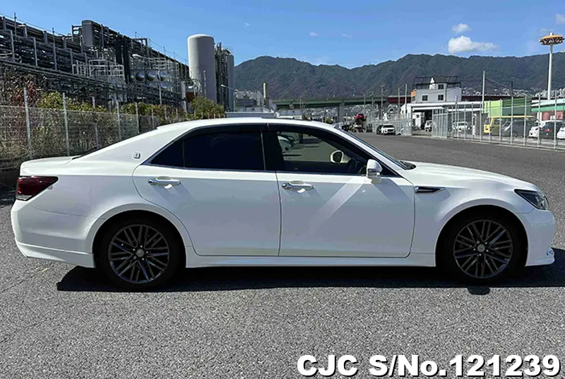 2016 Toyota / Crown Stock No. 121239